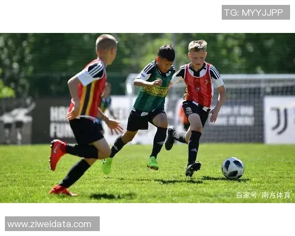 如何从普通球员到莱尔克特足球星的成长之路与成功秘诀